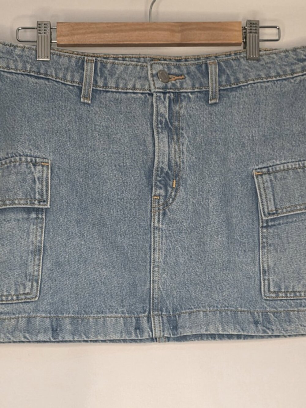 Levi's '94 Cargo Skirt Light Wash Denim Mini Size 28 Y2K Cargo Pockets